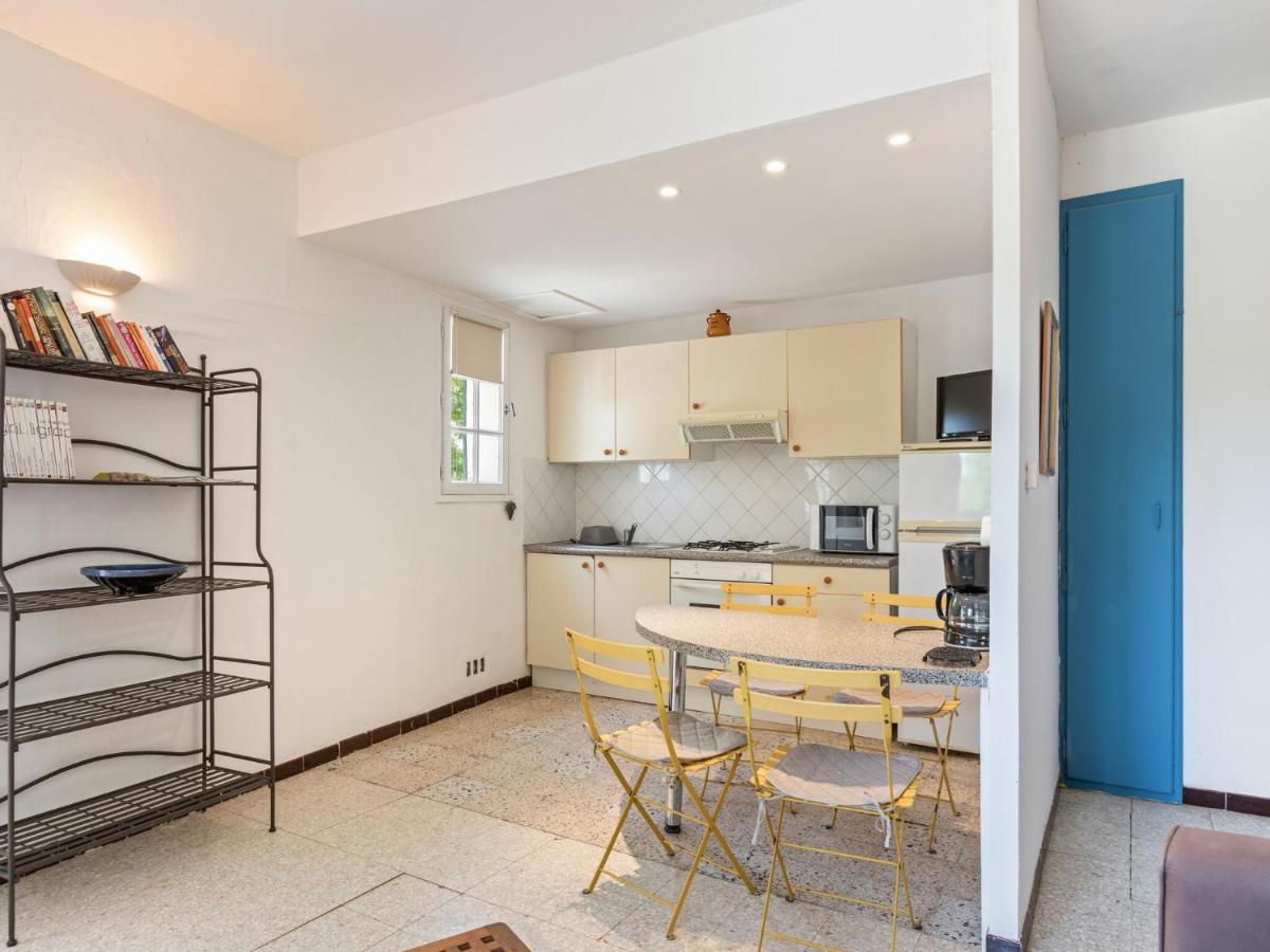 Апартаменты Flat In A Beautiful Building With Pool Мезе Экстерьер фото